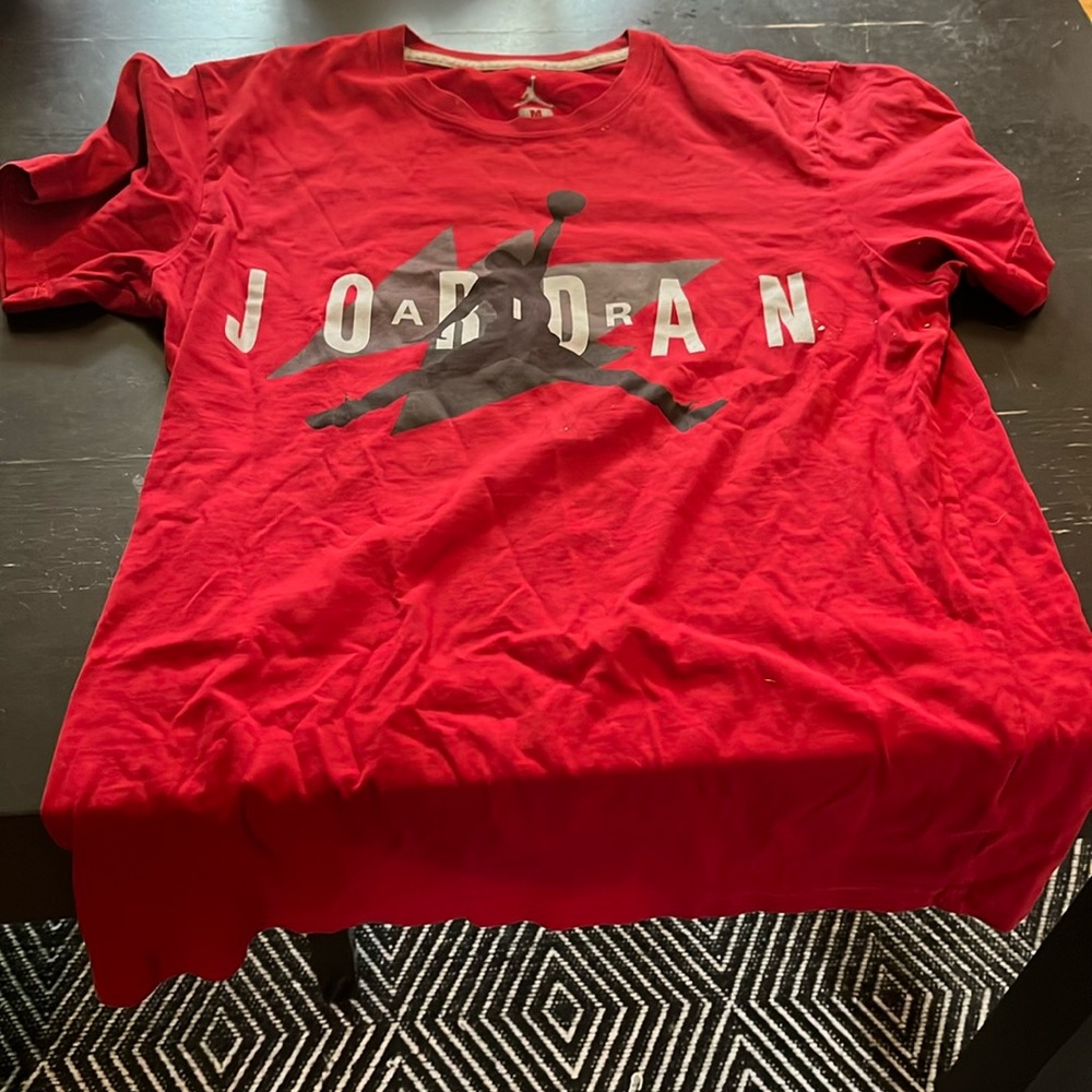 Michael Jordan red tshirt in men’s medium. 100%organic cotton. GUC.